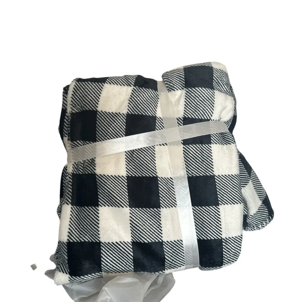 Buffalo plaid black and white 60 x 50” throw New